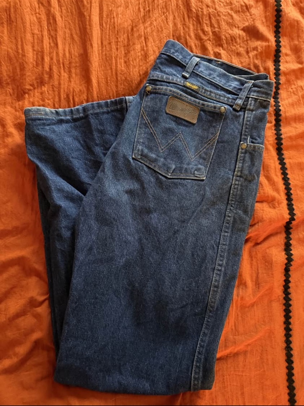 Wrangler Men's Dark Blue Relaxed Fit Jeans
